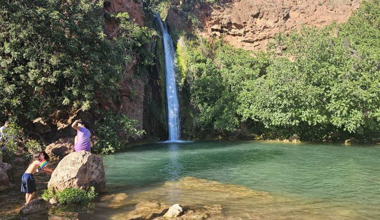 Queda do Vigario Waterfall